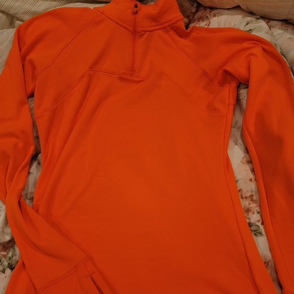 Under Armour Tops - ✌️ LAST CHANCE Orange running shell